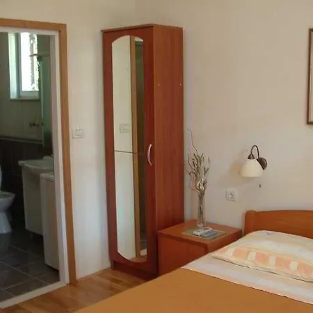 Apartmets Pavo 3* Mlini